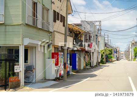 JR鶴見線・武蔵白石駅前風景 141973879