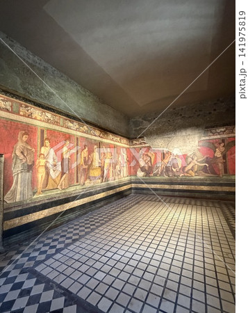 ポンペイ_ヴィラ・デイ・ミステリ(Villa dei Misteri/秘儀荘)の赤い壁画2_イタリア ポンペイ_ヴィラ・デイ・ミステリ(Villa dei Misteri/秘儀荘)の赤い壁画2_イタリア 141975819