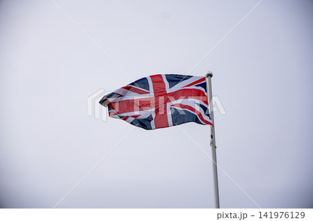 風になびく英国旗 風になびく英国旗 141976129