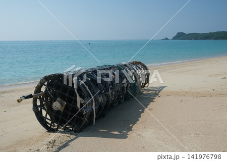 明石海岸に打ち上げられた漂着物 141976798