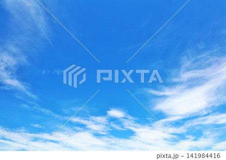 秋の青空と雲 秋の青空と雲 141984416
