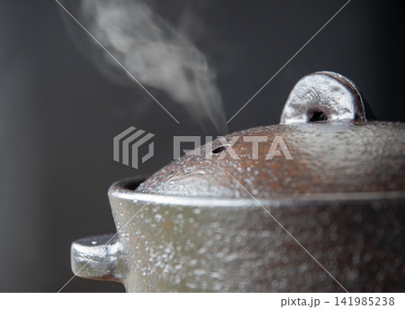 蒸気が出る土鍋炊きご飯 141985238