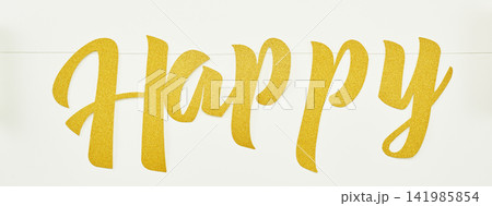 Gold glitter Happy lettering garland banner, isola 141985854
