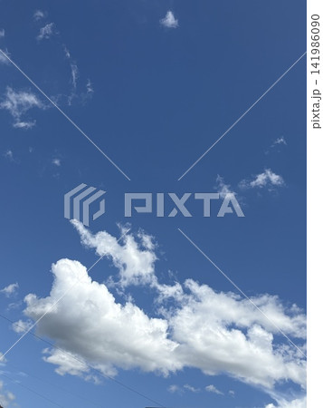 青空と雲、夏の空 青空と雲、夏の空 141986090