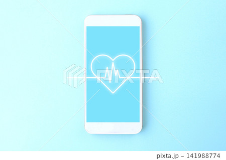 スマホとハートと心電図―スマホで健康管理や確認イメージ スマホとハートと心電図―スマホで健康管理や確認イメージ 141988774
