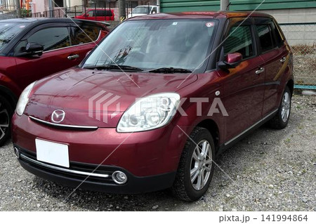 赤い車 141994864