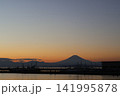 江の島から見た富士山 141995878