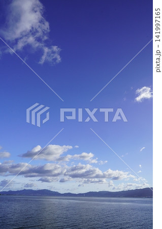 青い空と琵琶湖 青い空と琵琶湖 141997165
