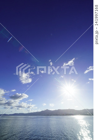 青い空と琵琶湖 青い空と琵琶湖 141997168