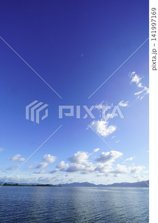 青い空と琵琶湖 青い空と琵琶湖 141997169