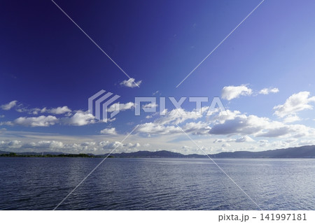 青い空と琵琶湖 青い空と琵琶湖 141997181