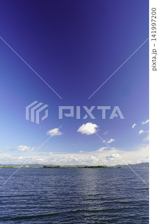 青い空と琵琶湖 青い空と琵琶湖 141997200