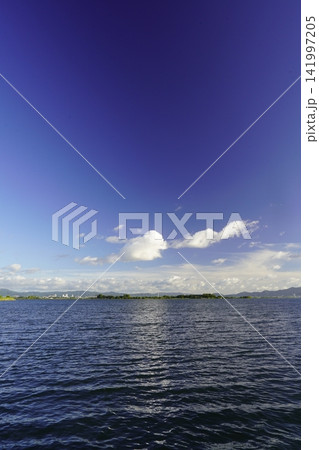 青い空と琵琶湖 青い空と琵琶湖 141997205