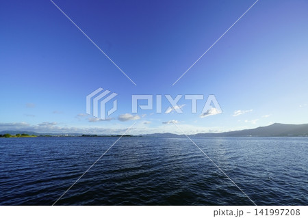青い空と琵琶湖 青い空と琵琶湖 141997208