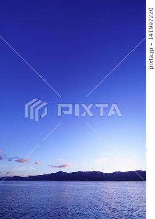 青い空と琵琶湖　 141997220