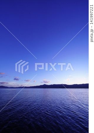 青い空と琵琶湖 青い空と琵琶湖 141997221