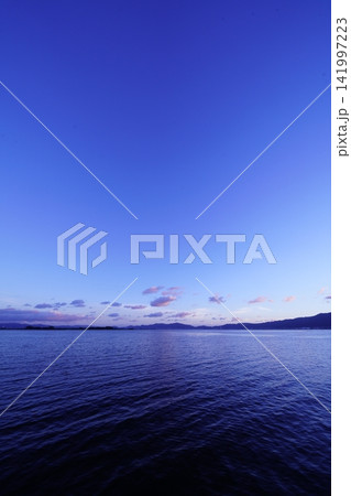青い空と琵琶湖 青い空と琵琶湖 141997223