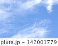 青空と飛行機雲 142001779