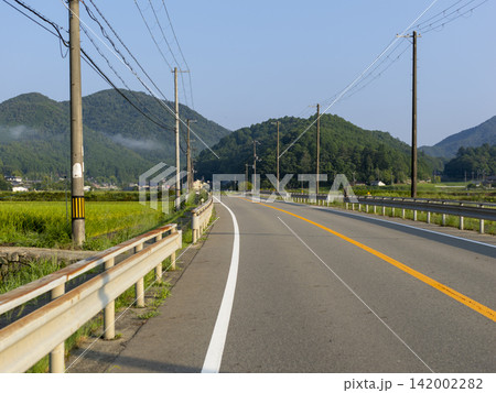 大阪府豊能郡能勢町を通る国道173号線沿いの風景 大阪府豊能郡能勢町を通る国道173号線沿いの風景 142002282