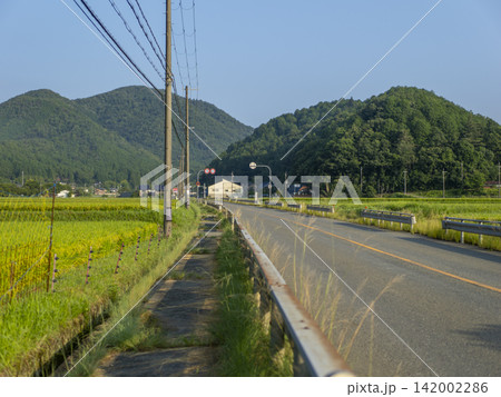 大阪府豊能郡能勢町を通る国道173号線沿いの風景 大阪府豊能郡能勢町を通る国道173号線沿いの風景 142002286