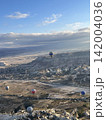 カッパドキアの上空から見た奇岩と熱気球3_トルコ_カッパドキア_ Göreme 142004036