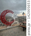 カッパドキアのギョレメの写真スポット_三日月とランプ_トルコ_カッパドキア_ Göreme 142005653