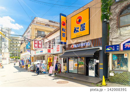 西武新宿線・沼袋駅 駅前商店街 西武新宿線・沼袋駅 駅前商店街 142008391