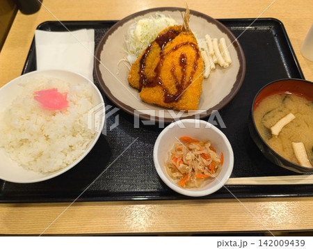 美味しいアジフライ定食 美味しいアジフライ定食 142009439