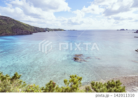 慶良間諸島　天城展望台からの景色（ 慶留間島西海岸方面） 142011310