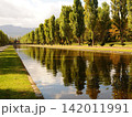 前田森林公園水面に映る秋の空 142011991