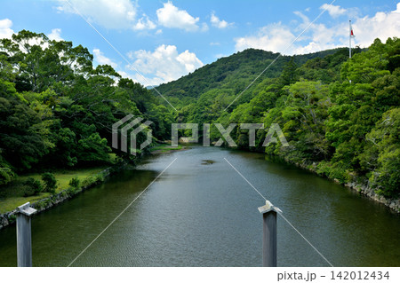 伊勢神宮・五十鈴川の風景 伊勢神宮・五十鈴川の風景 142012434