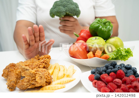 Junk food no good health eating for diet. Junk food no good health eating for diet. 142012498