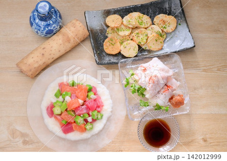 長芋のアレンジ料理、山かけ（マグロ・サーモン）、冷しゃぶの山芋千切り包み、長芋のバター炒醤油め 142012999