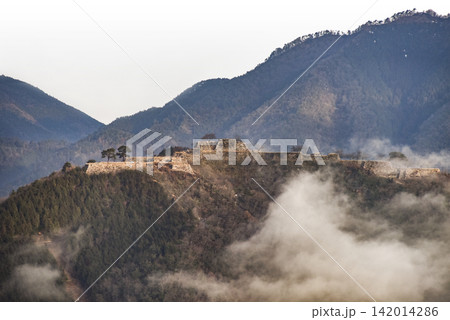 立雲峡より望む竹田城跡 立雲峡より望む竹田城跡 142014286