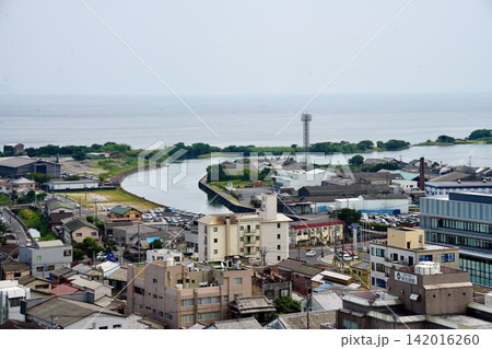 島原城天守閣から望む有明海と島原市街の街並み 長崎県島原市 142016260