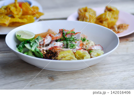 noodles or Chinese noodles, plain noodles or wonton and noodles without soup noodles or Chinese noodles, plain noodles or wonton and noodles without soup 142016406