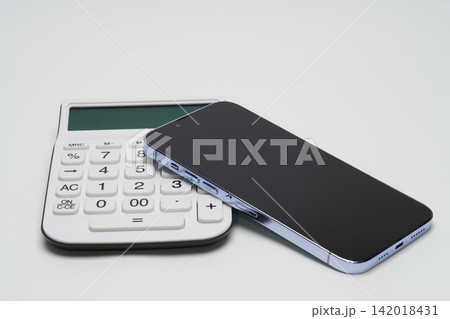 スマホ利用料や通信コストを見直す家計管理 142018431