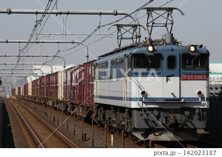 武蔵野線を走行する EF65-2063牽引 貨物列車 武蔵野線を走行する EF65-2063牽引 貨物列車 142023187