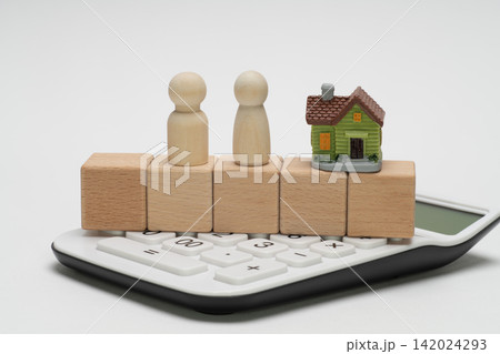 家族と住まいの計画を表す5文字用コピースペース 家族と住まいの計画を表す5文字用コピースペース 142024293