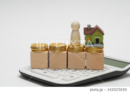 住まいと資産形成を表現した4文字用コピースペース 住まいと資産形成を表現した4文字用コピースペース 142025030