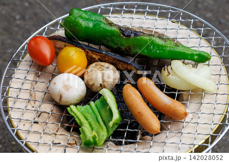 七輪で焼く野菜 七輪で焼く野菜 142028052