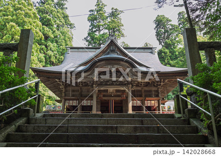 青海神社　拝殿　新潟県加茂市 142028668