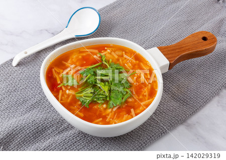 tomato Enoki Mushroom Soup Chinese Vegetable Dish 142029319