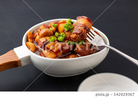 stir Fried Water Chestnut Rice with Braised Pork Dish 142029367