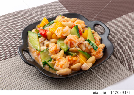 stir Fried Shrimp with Water Chestnut Chinese Dish 142029371