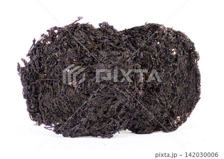 dried purple laver seaweed round cake traditional Asian food ingredient 142030006
