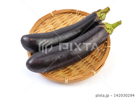 fresh Purple Eggplant Vegetable Ingredient Close Up fresh Purple Eggplant Vegetable Ingredient Close Up 142030294