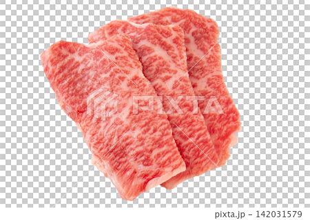 透明背景(png)にサシの入った国産黒毛和牛のモモ肉(トモサンカク)のスライス 透明背景(png)にサシの入った国産黒毛和牛のモモ肉(トモサンカク)のスライス 142031579