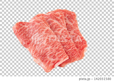 透明背景(png)にサシの入った国産黒毛和牛のモモ肉(トモサンカク)のスライス 透明背景(png)にサシの入った国産黒毛和牛のモモ肉(トモサンカク)のスライス 142031580