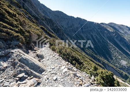 台湾最高峰、玉山登山ルートの風景 台湾最高峰、玉山登山ルートの風景 142033000